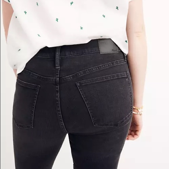 Madewell 9” High Rise Skinny Busted Knee Raw Hem - Picture 2 of 9